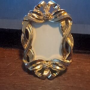 Avon White and Gold Box